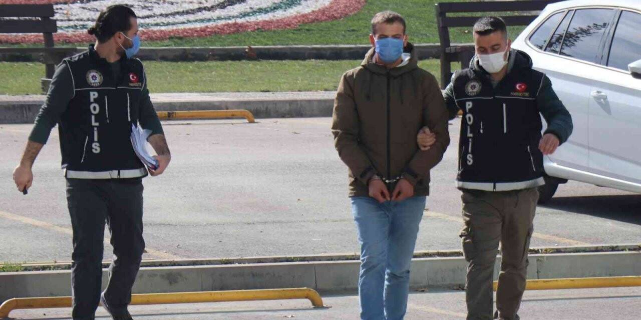 TEM’de yolcu otobüsün uyuşturucu operasyonu: 1 gözaltı