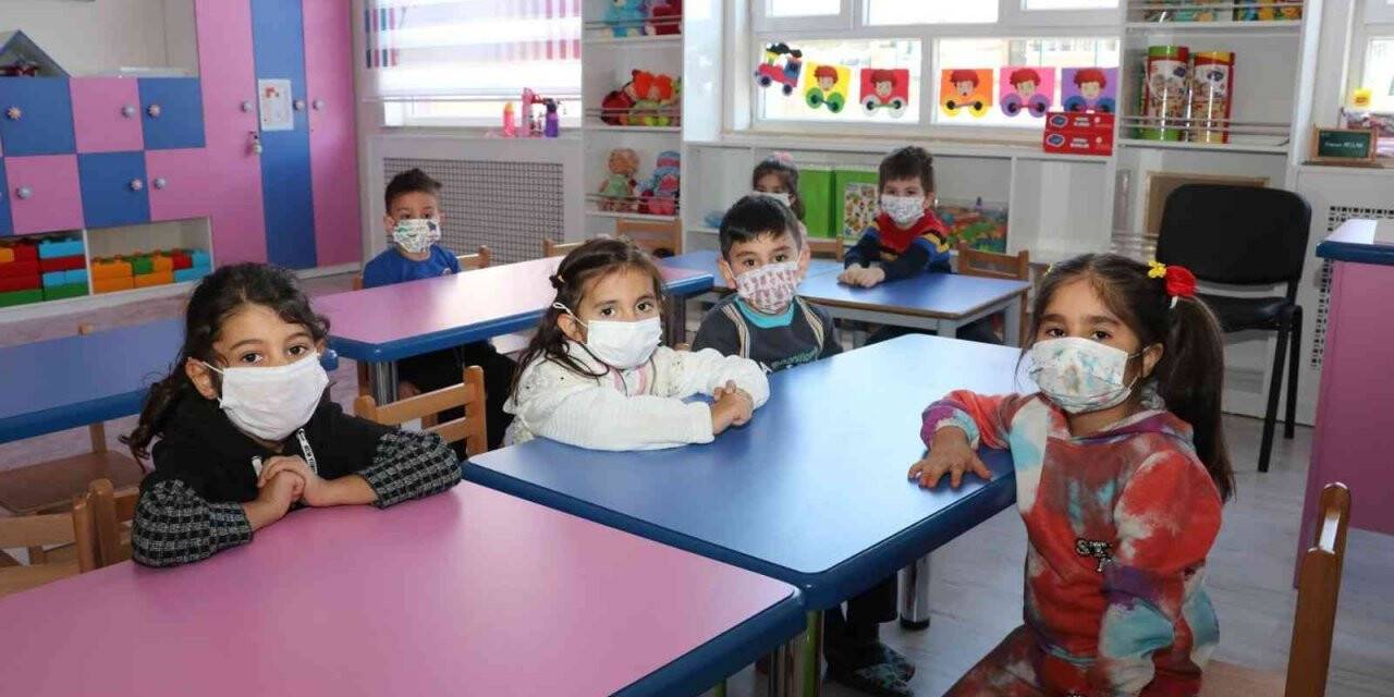 Sivas’ta hayırseverden eğitime destek