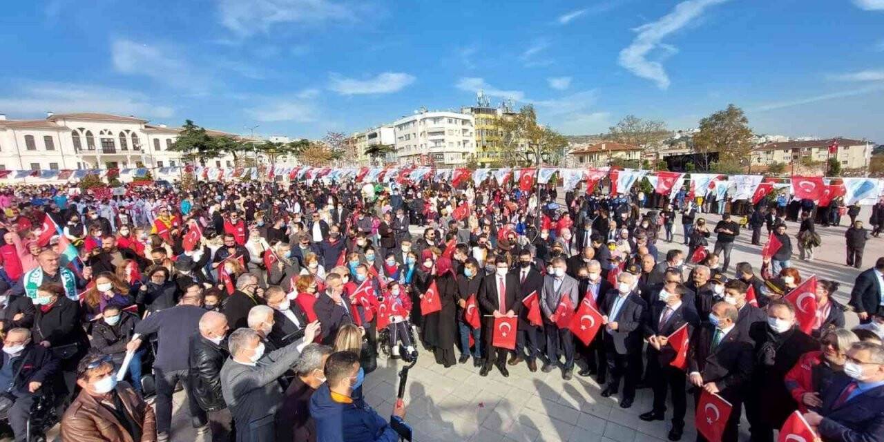 Tekirdağ’ın kurtuluşunun 99’uncu yıldönümünde dev kortej yürüyüşü düzenlendi