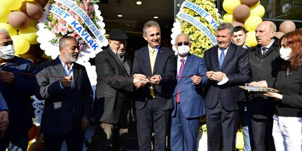 Başkan Köse, esnafı yalnız bırakmıyor
