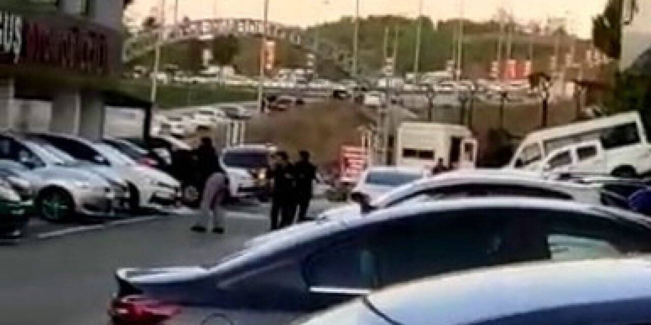 Bağcılar’da 3 kişinin hayatını kaybettiği silahlı saldırı kamerada