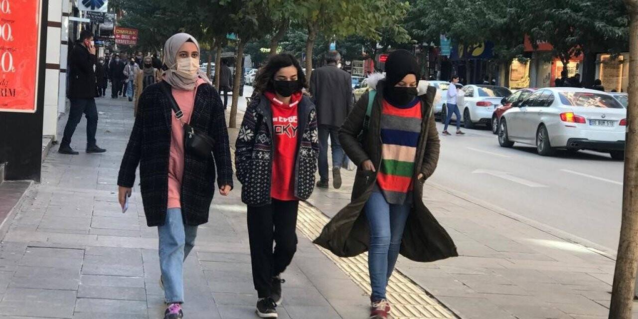 Elazığ’da aşılama artıyor vaka sayıları düşüyor