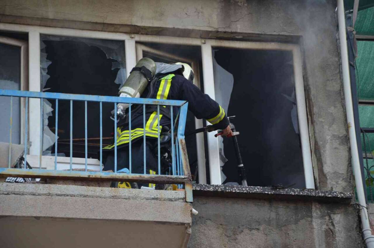 Manisa’da korkutan yangın