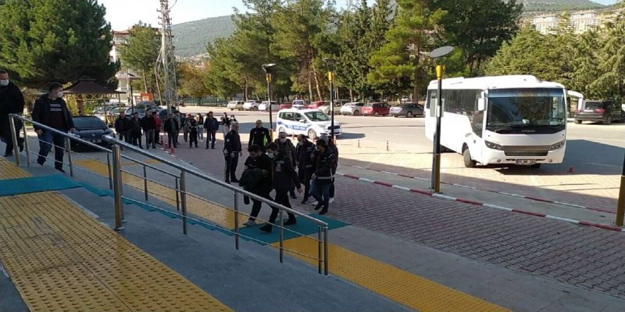 Burdur’da şafak vakti ‘suç örgütü’ operasyonu