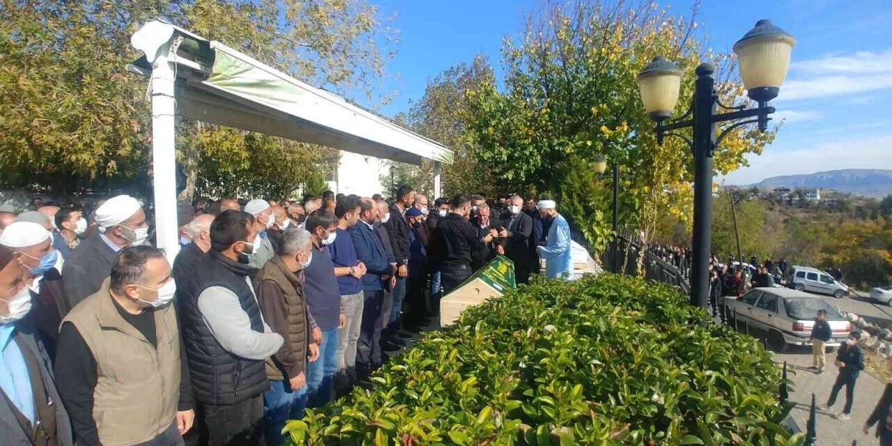 İstanbul’daki silahlı saldırıda öldürülen 3 kişi Adıyaman’da defnedildi