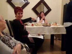 Emine Altuntaş, Hesna Çeven Kanatoğlu ile bayanların sade kahve sohbeti