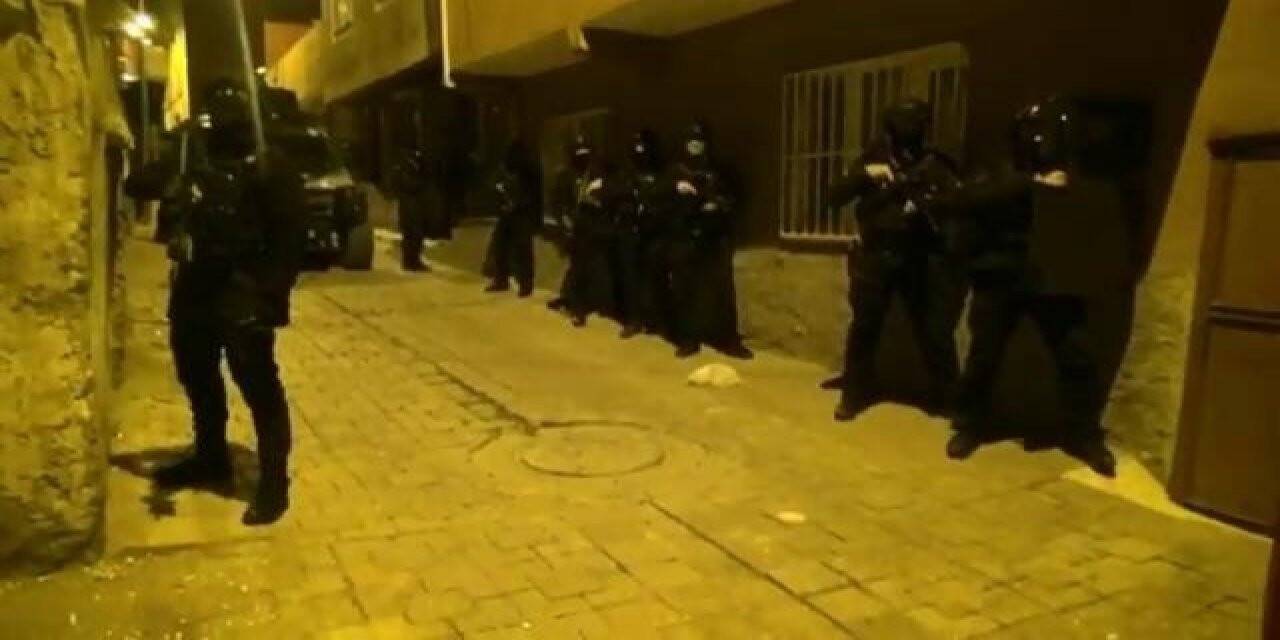 Diyarbakır’daki terör operasyonunda aralarında HDP’li yöneticilerin de olduğu 13 kişi tutuklandı