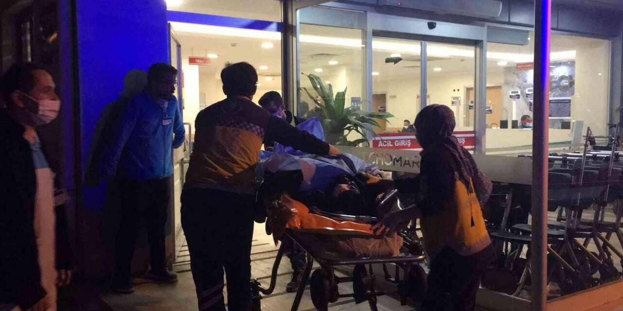 Motosiklet yayaya çarptı: 2 yaralı