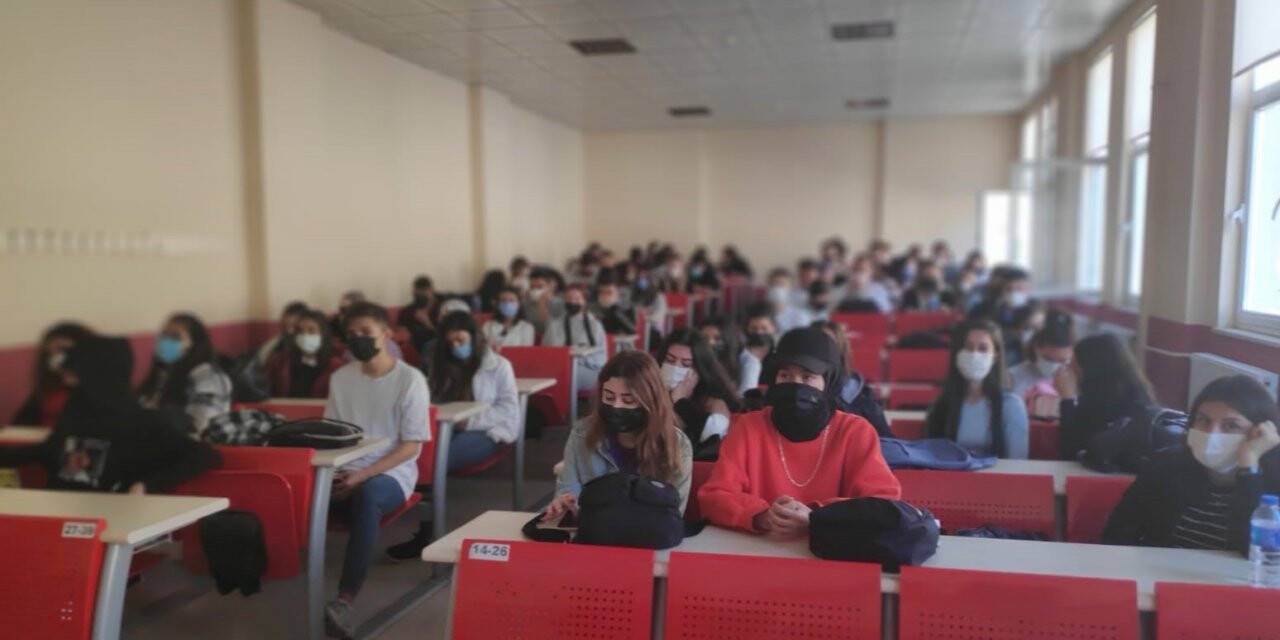 Köşk MYO mezun öğrencileriyle online buluşma gerçekleşti