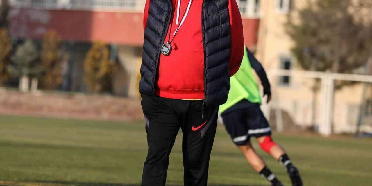 Hikmet Karaman: "Göztepe maçını kayıpsız geçmeliyiz"