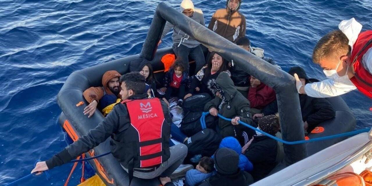 Bodrum’da 44 düzensiz göçmen kurtarıldı