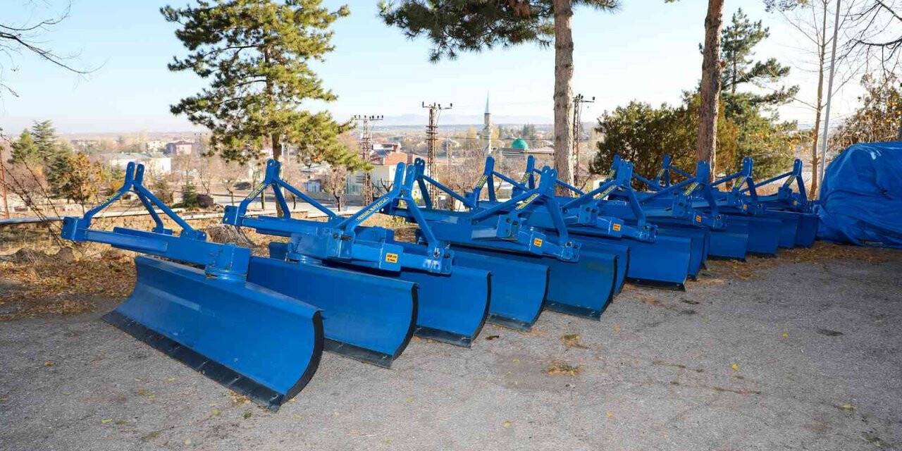 Talas’tan kırsala kar küreme tesviye bıçağı