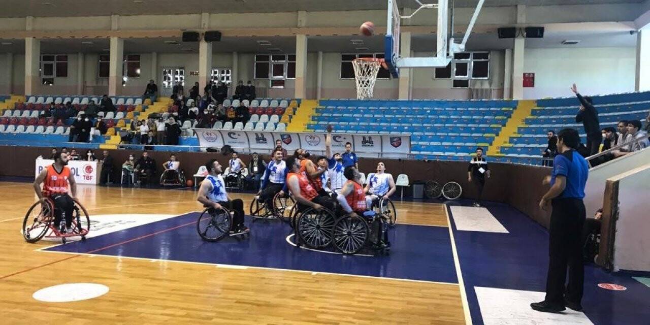 Skor bahane dostluk şahane