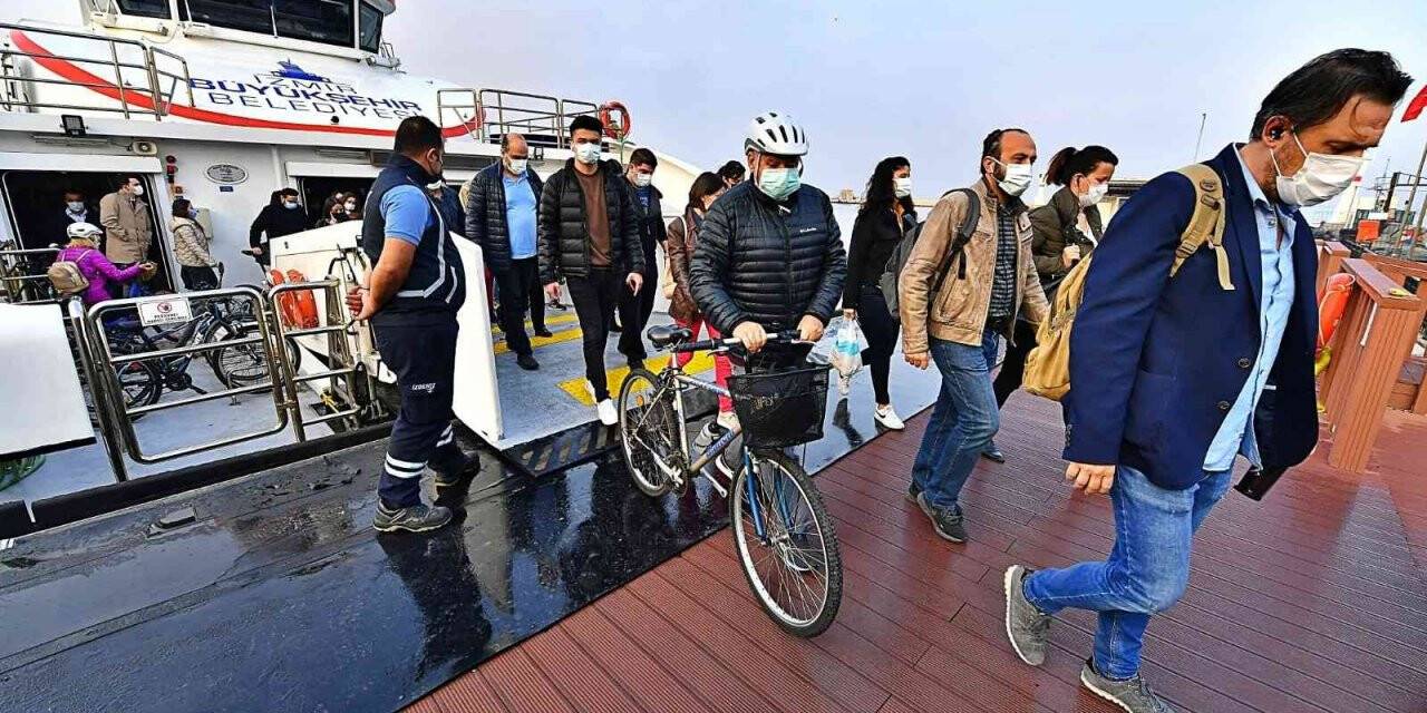 İzmir’de bisikletle vapura binmek 5 kuruş: 74 bin kişi yararlandı