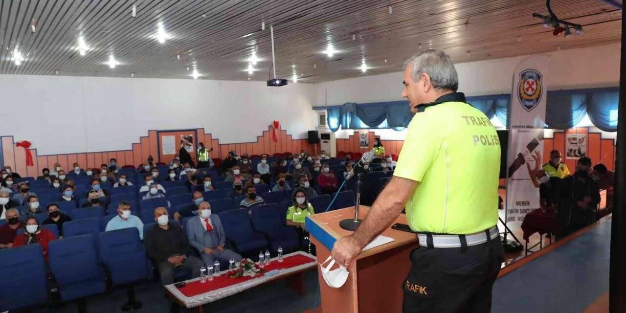 Polis, okul servis şoförlerine ve rehber personeline eğitim verdi