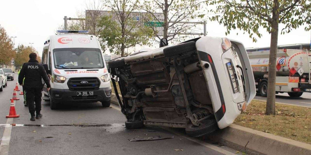 Kartal’da refüje çarpan otomobil takla attı: 1 yaralı