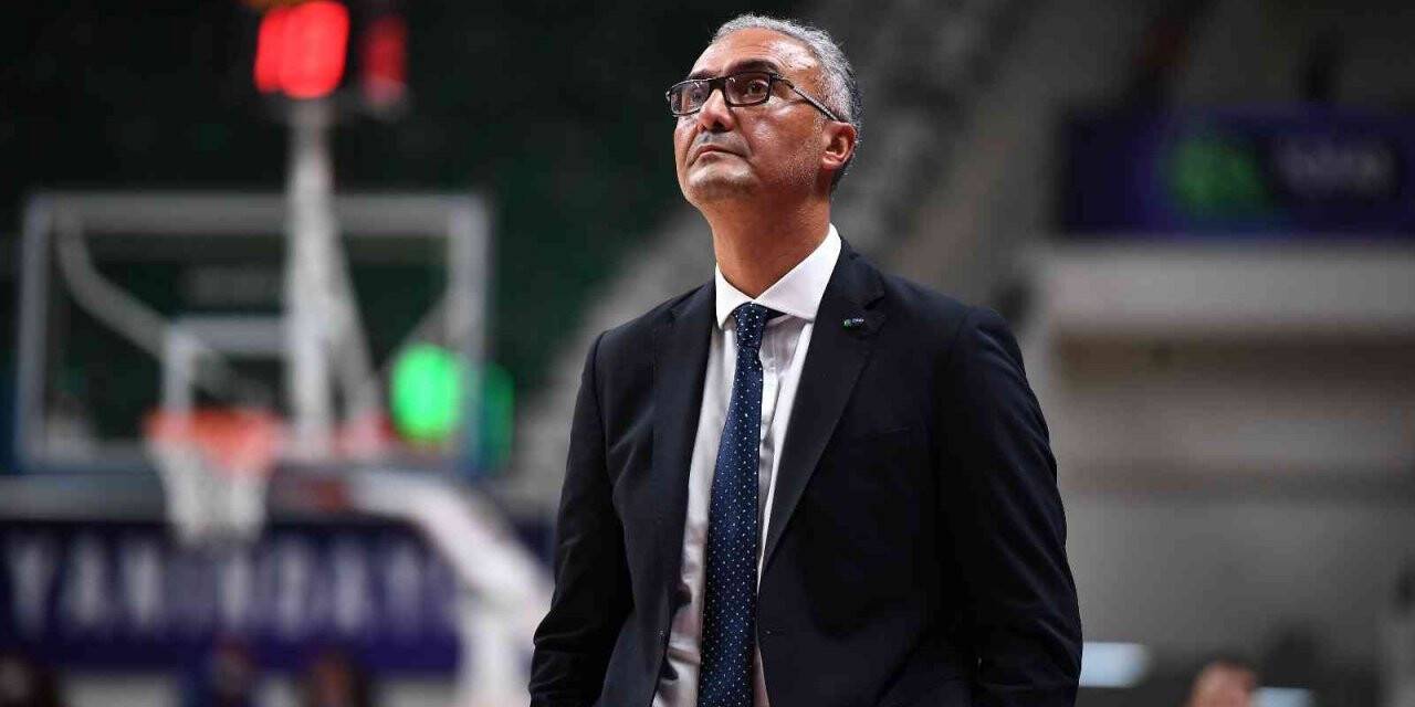 Tofaş, Başantrenör Hakan Demir ile yollarını ayırdı