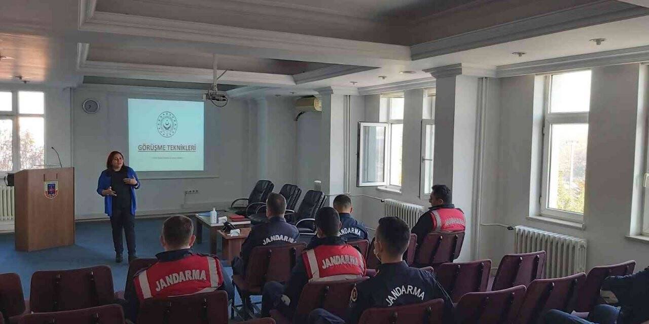 Jandarma personellerine eğitim verildi