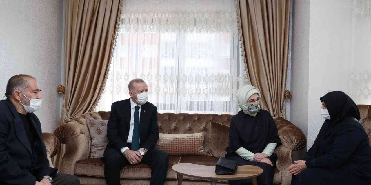 Cumhurbaşkanı Erdoğan’dan Başak Cengiz’in ailesine taziye ziyareti