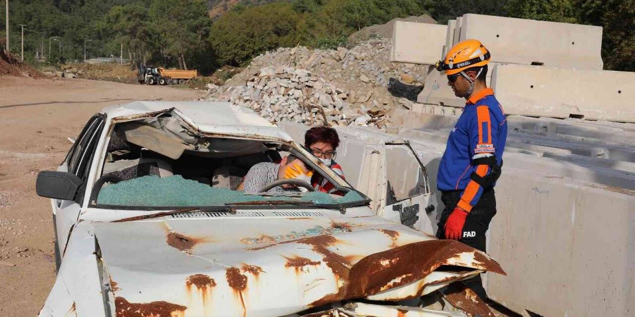 Marmaris Belediyesi kurtarma ekibi eğitimlere başladı