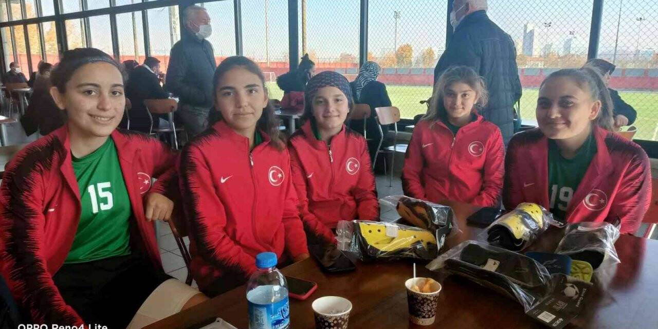 Afyonkarahisarlı ’Altın Kızlar’ milli olmak için ter döktü