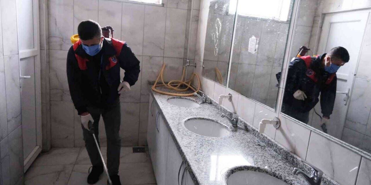 Maltepe’de okullarda dezenfeksiyon seferberliği başladı