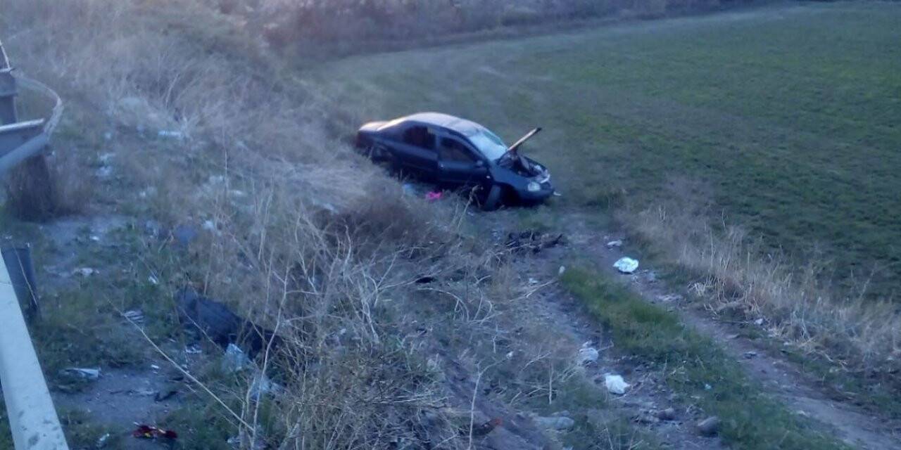 Önce yayaya çarptı, sonra şarampole uçtu: 1 ölü, 1 yaralı