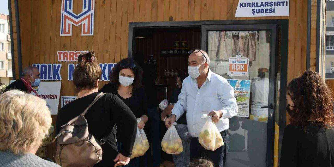 Tarsus’ta vatandaşlara 7 ton limon dağıtıldı