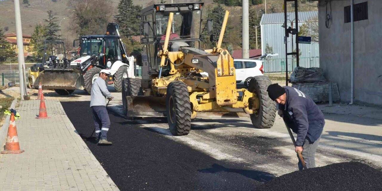 Asfalt yenileme çalışmaları devam ediyor