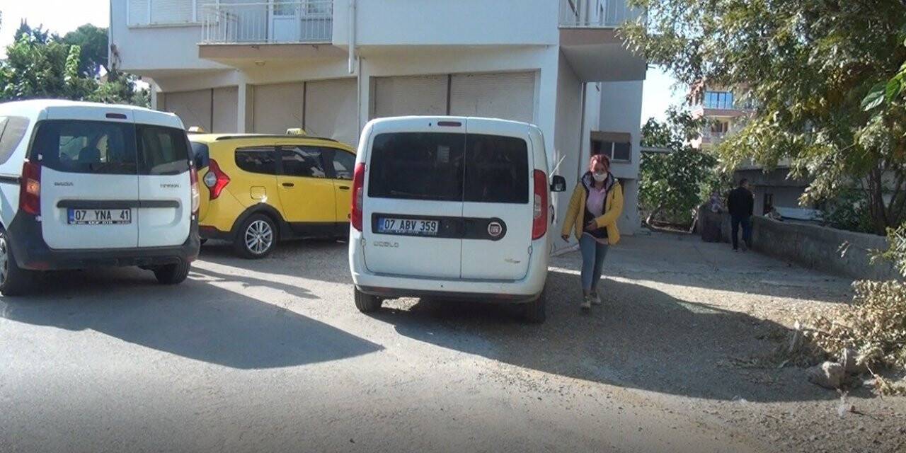 Antalya’da babası tarafından dövüldüğü iddia edilen minik Elif hayatını kaybetti