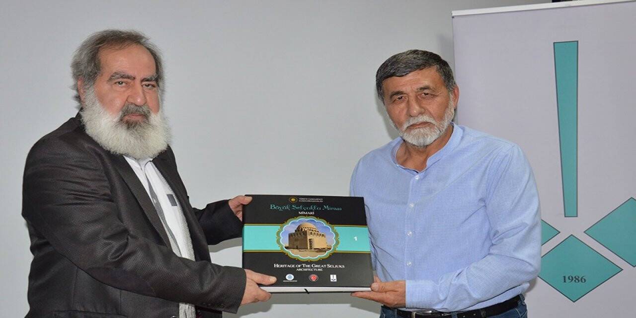 Ülkücü, devletten yana olandır