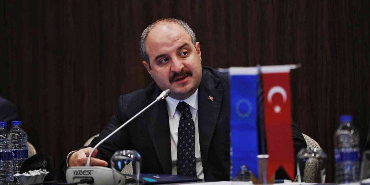 Bakan Varank, Rekabetçi Sektörler Programı çerçevesinde desteklenen projelerin faydalanıcılarıyla bir araya geldi