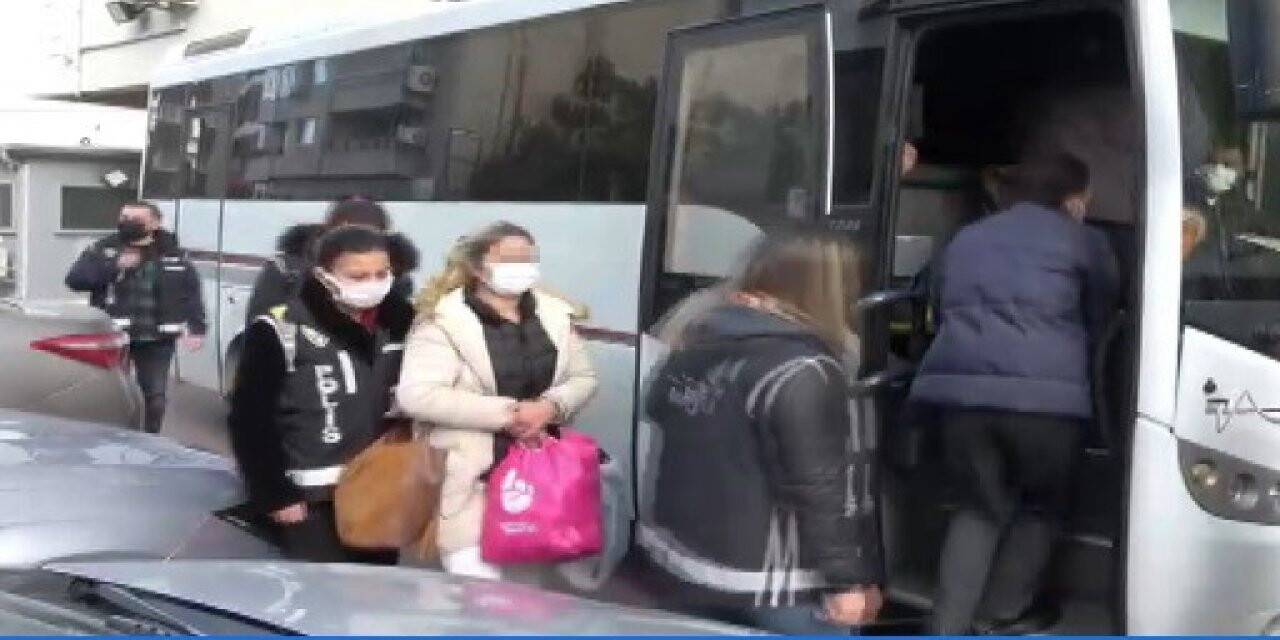 İzmir merkezli saadet zincirinde 16 şüpheli adliyede