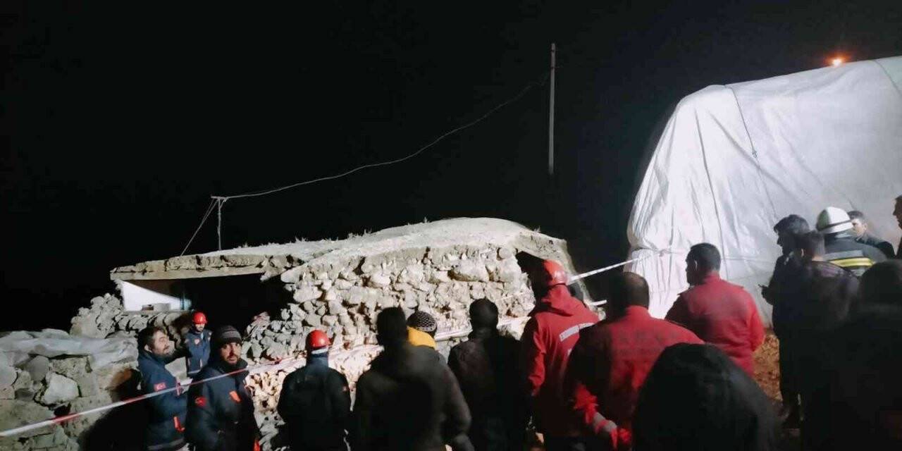 Depremde 45 evde hasar tespit edildi