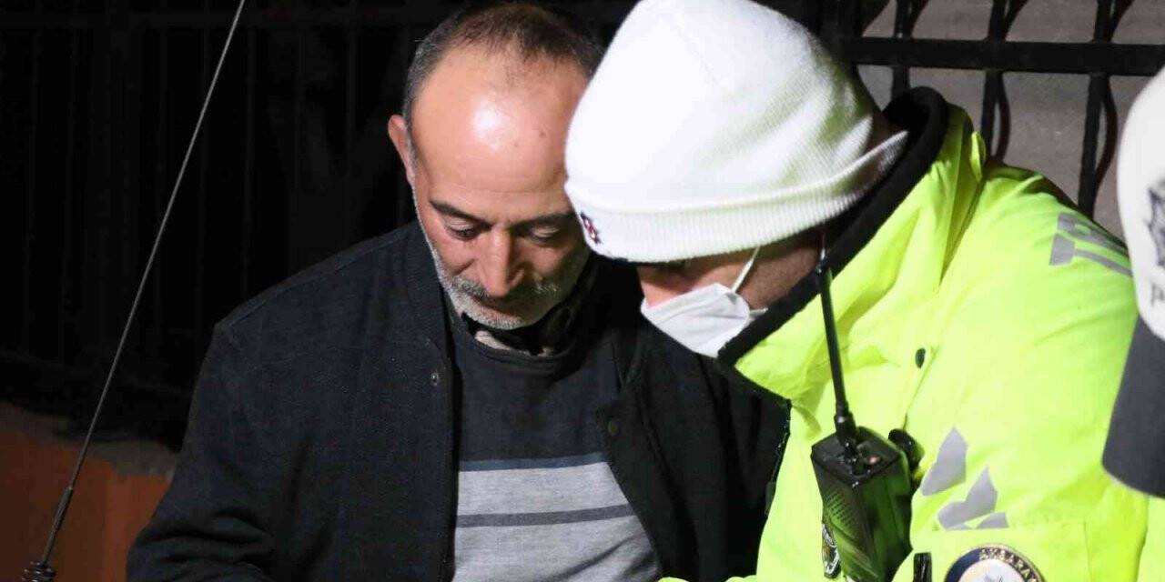 Alkollü araç kullanırken yakalandı, suçu müşteriye attı