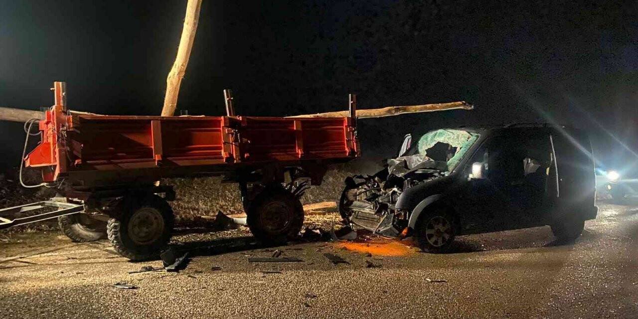 Afyonkarahisar’da trafik kazası 3’ü çocuk 9 yaralı
