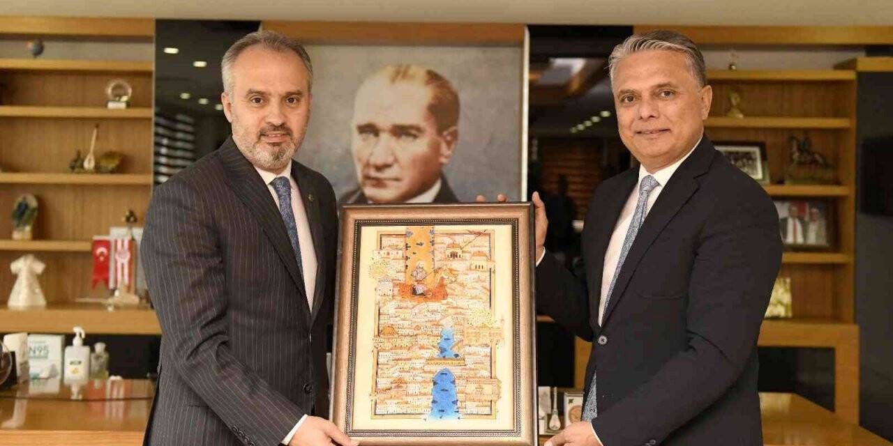 Türkiye Sağlıklı Kentler Birliği üye belediye başkanları, Ümit Uysal’la bir araya geldi