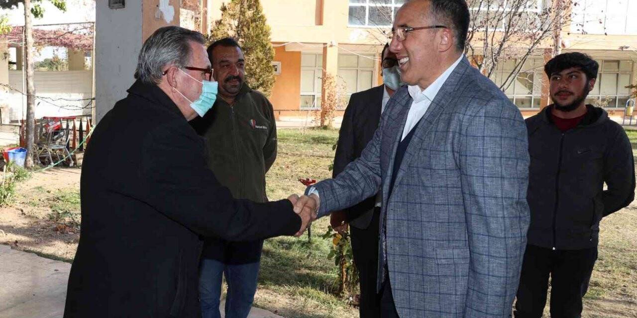 Başkan Savran esnaf ve vatandaşların sorunlarını dinledi