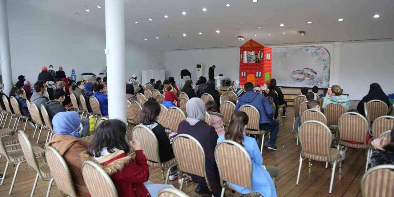 Yetim ve öksüz çocuklara kıyafet yardımı