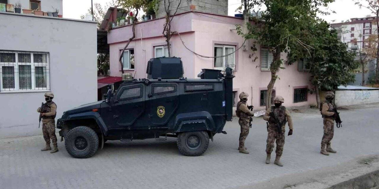Osmaniye merkezli 3 ilde uyuşturucu tacirlerine şafak operasyonu