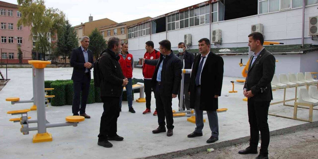 Akçakoca modern gençlik merkezine kavuştu