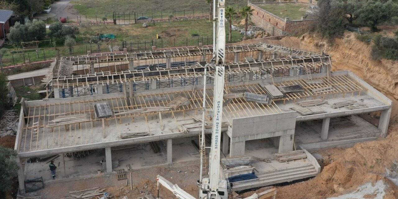 Dilovası’nda stad ve havuz çalışmaları devam ediyor