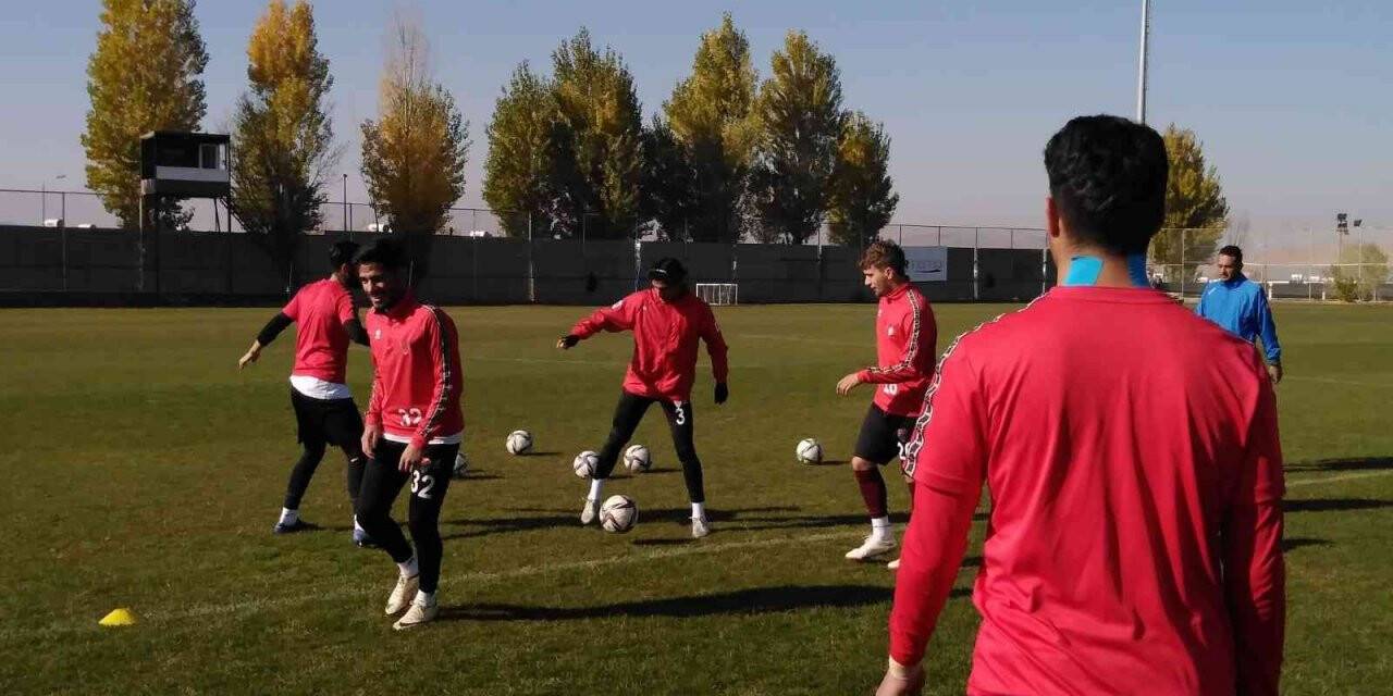 Elazığspor, Batman Petrolspor maçı hazırlıklarına tek antrenmanla devam etti
