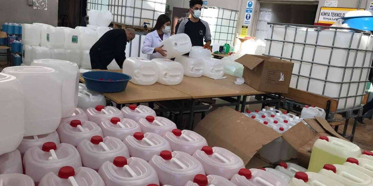 Elazığ’da fabrika gibi okul: Öğretmen ve öğrenciler el ele verdi hijyen malzemesi üreterek 3 milyon lira ciroya ulaşıldı