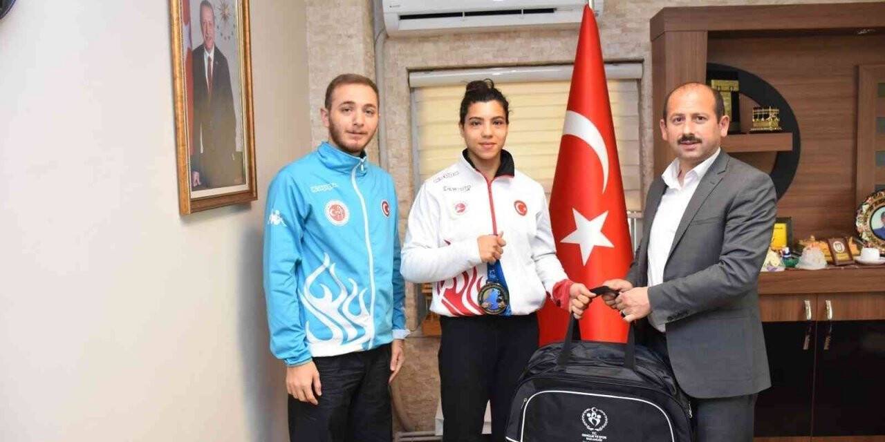 Afyonkarahisarlı Kübra Kocakuş Kick Boks Şampiyonasında dünya 3’üncüsü oldu