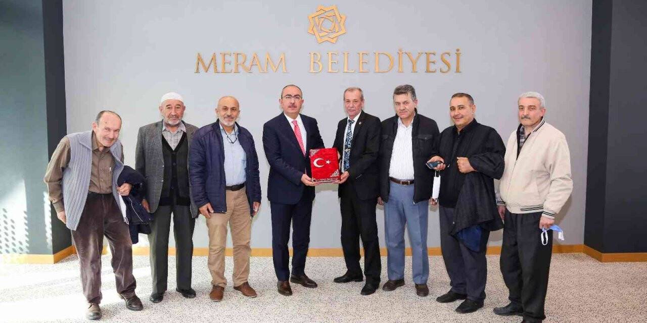 Başkan Kavuş’a vatandaşların ziyaretleri sürüyor