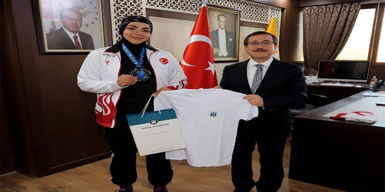 Kick Boks Şampiyonasından dünya 2’nci olarak döndü