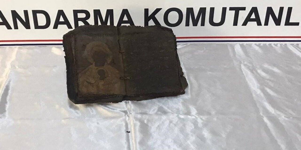 Bilecik’te yaklaşık 1700 yıllık el yazması İncil ele geçirildi