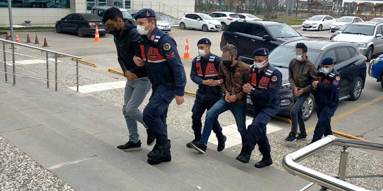 Çaldıkları tamburu sosyal medyadan satmak isterken yakalandılar