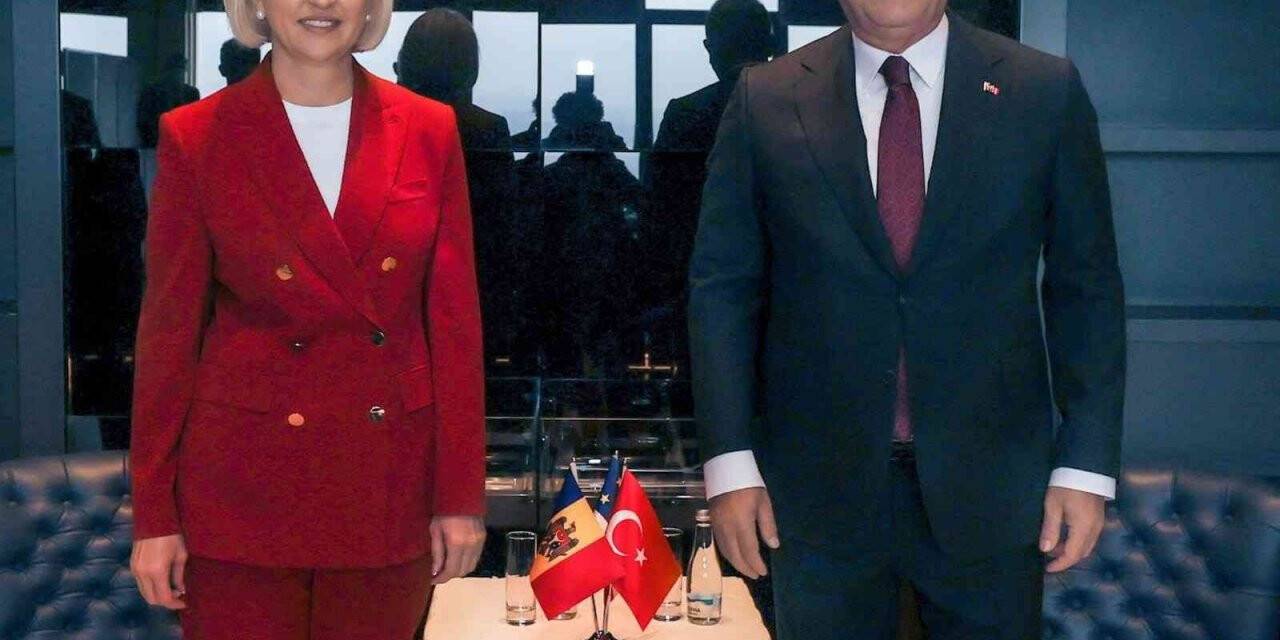 Bakan Çavuşoğlu, Özerk Yeri Başkanı Vlah ve Parlamento Başkanı Grosu ile görüştü